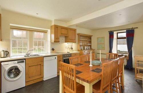 Slate Islands Cottage | Pier House Two - Loch-side semi-detached house sleeping up to 10