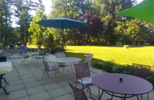 Chassenon Bed & Breakfast | Pierre Deluen Domaine de la Grange de Quaire