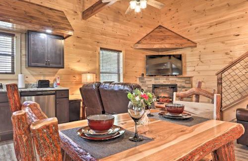Pigeon Forge House | Pigeon Forge Cabin with Hot Tub 1 Mi to Parkway