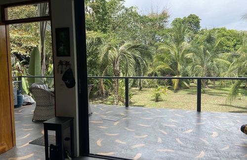 Langostino House | Pilon de Pavones Plush Hideaway