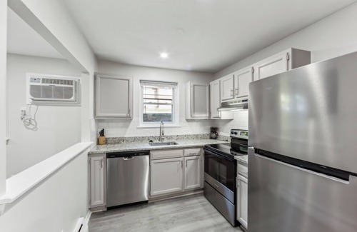 Newark Apartment | Pine Brook 416 I Corporate 1.5Br Apartment ! Pool