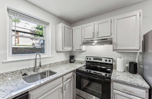 Newark Apartment | Pine Brook 416 I Corporate 1.5Br Apartment ! Pool
