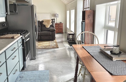 Cascade Township Cottage | Pine Cove Cottage 10 minutes from Mayo