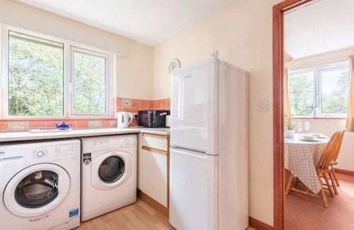 Goonhavern House | Pine Croft Cottage - sleeps 4, tucked away in the woodland, 5 minutes from beach