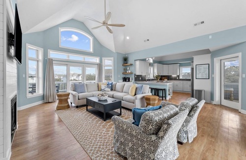 Pine Island House | Pine Island Perfection - 3min to beach w Pool,Spa!