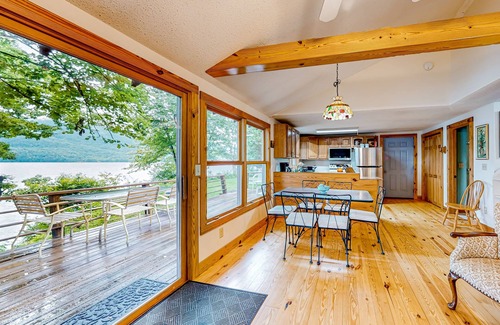 Silver Bay Cottage | Pine Knoll on Lake George | Cottage with direct lake & private dock access