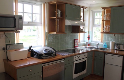 Peebles Cottage | Pine Lodge - Modern, luxurious, and well placed cottage with BT Full Fibre WiFi.