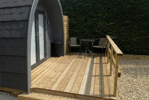 Frampton Apartment | Pine Lodge Posh Glamping With Wood Fired Hot Tub & Big Lincolnshire Skies