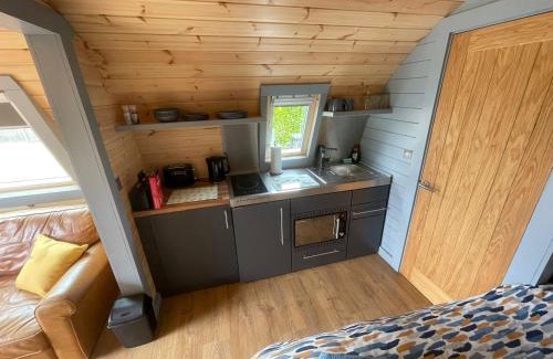 Frampton Apartment | Pine Lodge Posh Glamping With Wood Fired Hot Tub & Big Lincolnshire Skies