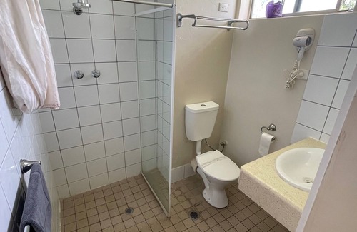 Katherine Hotel | Pine Tree Motel