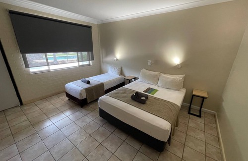 Katherine Hotel | Pine Tree Motel