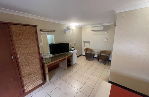 Katherine Hotel | Pine Tree Motel