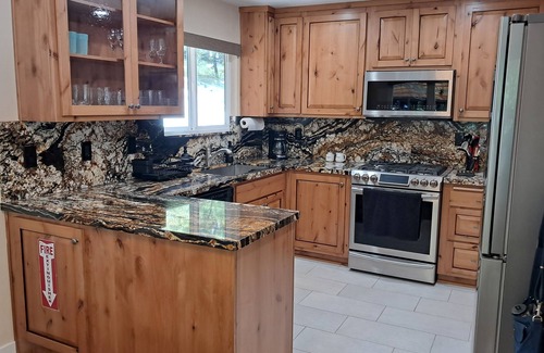 Apple Hill House | Pine View Paradise, beautiful and private, near Apple Hill Orchards and Wineries