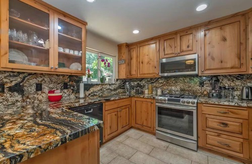 Apple Hill House | Pine View Paradise, beautiful and private, near Apple Hill Orchards and Wineries