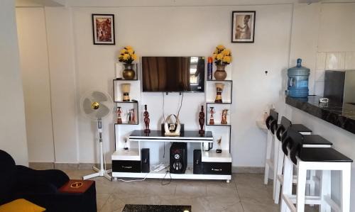 Jinja Apartment | Pineapple Apartments