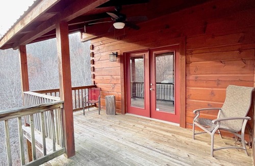 Tazewell Cabin | Pines Cabin on Norris Lake