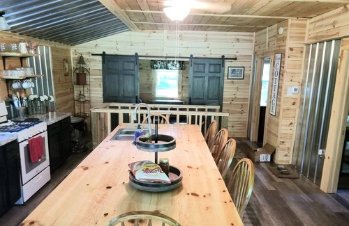 Wauksaukee Cottage | Pines Retreat Getaway - Cozy Cottage, Short walk to Lake Noquebay