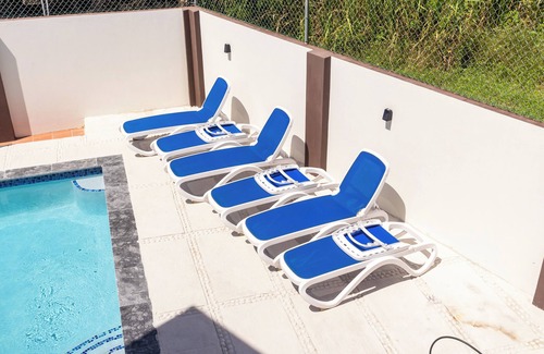 West Gate Hills Apartment | PINES VACATION RENTALS- EXCELLENT LOCATION, MINUTES FROM EVERYTHING.