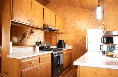 Wrightwood House | Pinetree Place