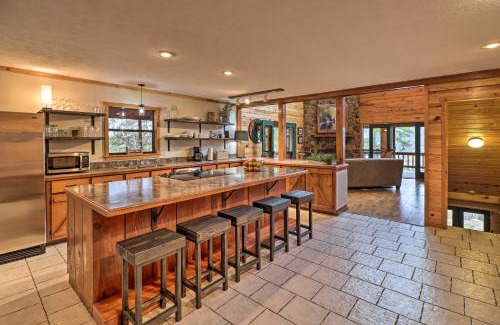 Boswell House | Piney Bluff Retreat with Mountain Views!
