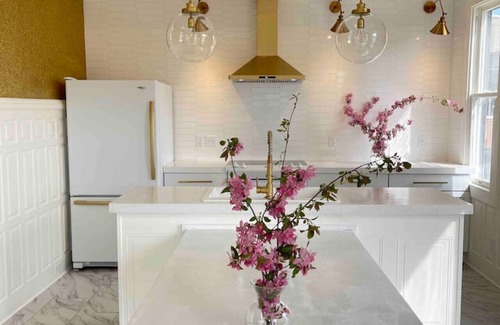 Seymour House | Pink Castle with YEAR ROUND heated spa pool