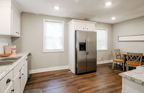 Richmond Hill House | Pink Door Cottage is a storybook cottage close to everything!n