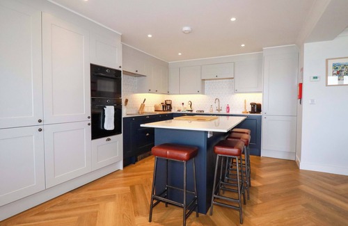 Mevagissey House | PINK HOUSE, pet friendly, country holiday cottage in Mevagissey