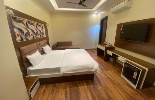 Amer Resort | Pink Mahal Hotel & Resort
