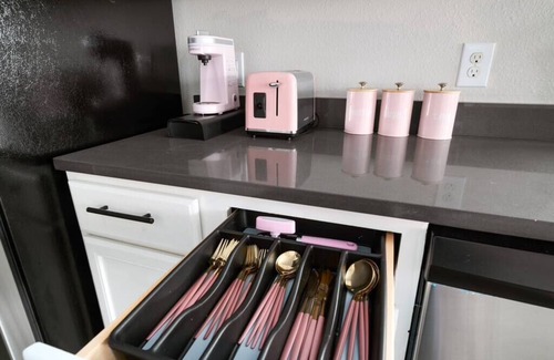 Seagoville House | Pink Playhouse[Girls Themed][Events Ok][Smoking Ok]