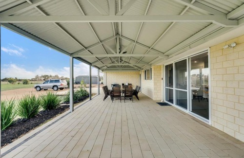 Ambergate House | Pinnacle Lodge - Family Friendly 4 bedroom home