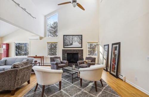 Stowe Hollow House | Pinnacle Lookout