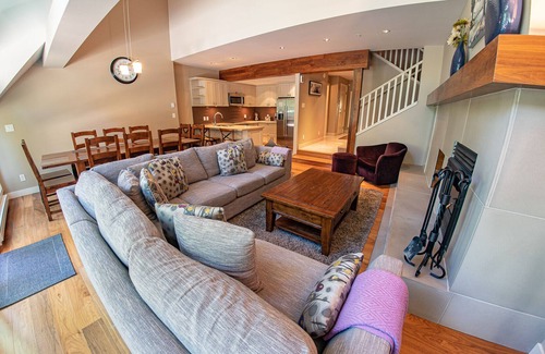 Upper Village House | Pinnacle Ridge 30 - Ski in Ski out, Private Hot Tub, Wood Fireplace