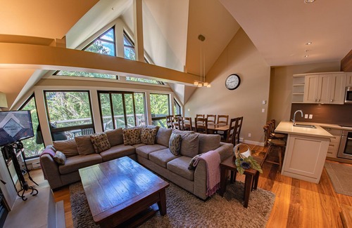 Upper Village House | Pinnacle Ridge 30 - Ski in Ski out, Private Hot Tub, Wood Fireplace