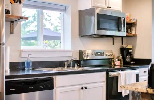 Dayton House | Pinot Valley Escape