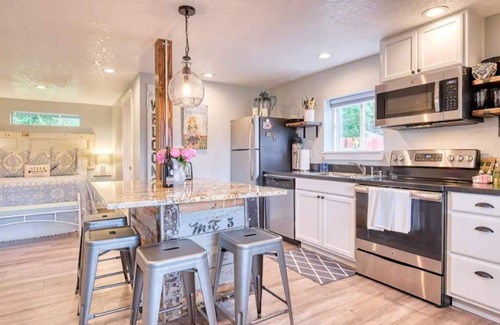 Dayton House | Pinot Valley Escape