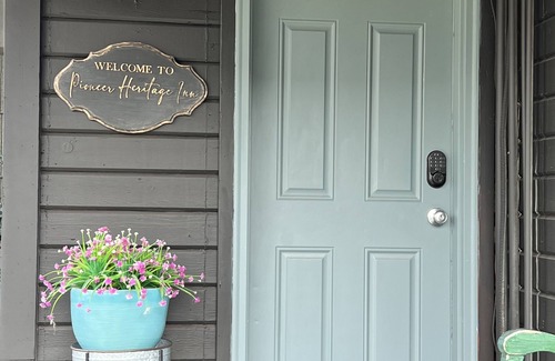 Ridgefield Apartment | Pioneer Heritage Apt 3 Historic Downtown Ridgefield
