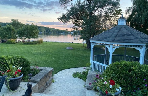 Hubertus House | Piper's Retreat: 4 bed, 2.5 bath by Erin Hills Golf, Glacier Hills, Holy Hill