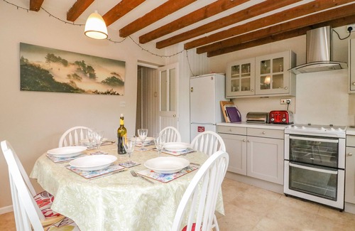 Bridport Cottage | PIPPINS LODERS, pet friendly, with open fire in Bridport