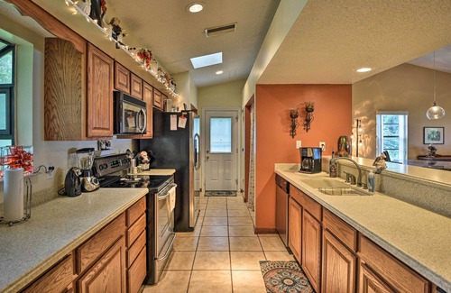 Welaka House | 'Pirate Cove' Home in Welaka: Dock & River Access!