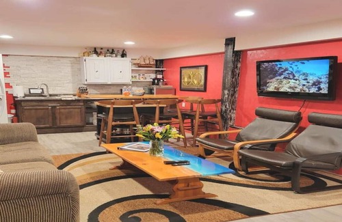 Colington Harbour Apartment | Pirate's Lair (w/hot tub!) @pirateslairobx