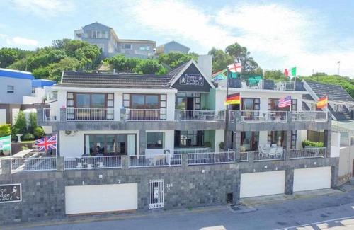 Bluewater Bay House | Pirates Lodge