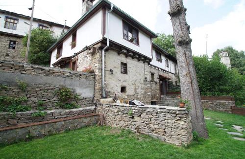Dedovo House | Pisanata House