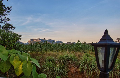Vinales Villa | Piscina vistas y WiFi gratis en Viñales