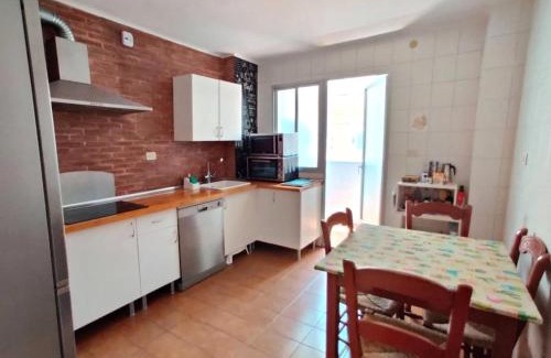 Almeria Apartment | Piso Grande cerca Playa con 5 Aires Acondicionados