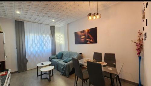 Distrito Sur Apartment | piso moderno 3 habitaciones severo ochoa 31
