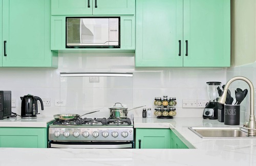 Kingstown Apartment | Pitaya Suites - Executive apartment with full kitchen, conveniently located