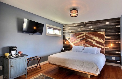 Raymond Hotel | Pitchwood Inn & Alehouse