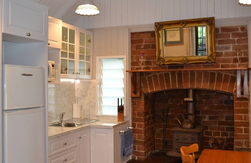 Warwick Apartment | Pitstop Cottage