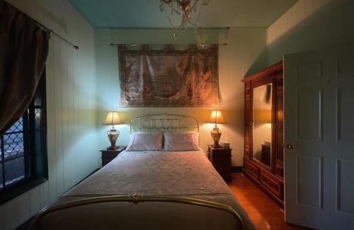 Warwick House | Pitstop Lodge Guesthouse B&B