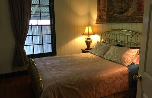 Warwick House | Pitstop Lodge Guesthouse B&B